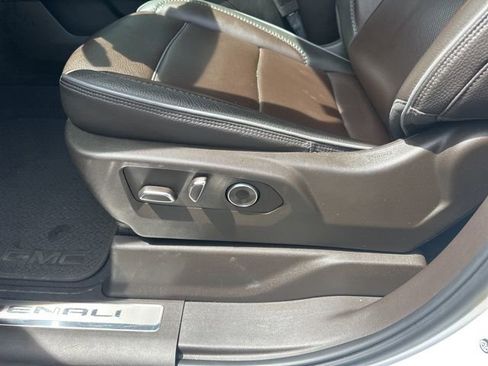 Used 2024 GMC Sierra 1500 Denali w/ Denali Reserve Package image 14