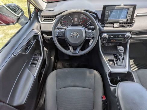 Used 2022 Toyota RAV4 LE FWD image 15