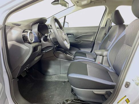 Used 2025 Nissan Versa SV w/ Trunk Package FWD image 4