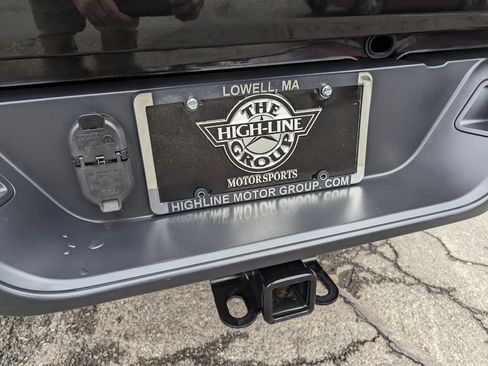 Used 2022 Jeep Gladiator Sport image 40