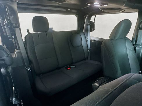 Certified 2019 Jeep Wrangler Sport image 33