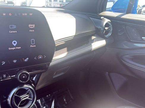 Used 2024 Chevrolet Blazer EV LT AWD/4WD image 18