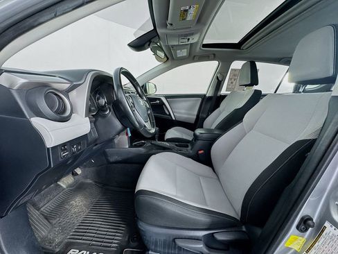 Used 2018 Toyota RAV4 XLE image 15