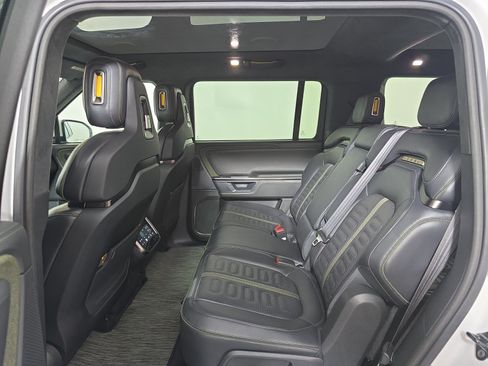Used 2025 Rivian R1S Adventure Dual AWD/4WD image 21