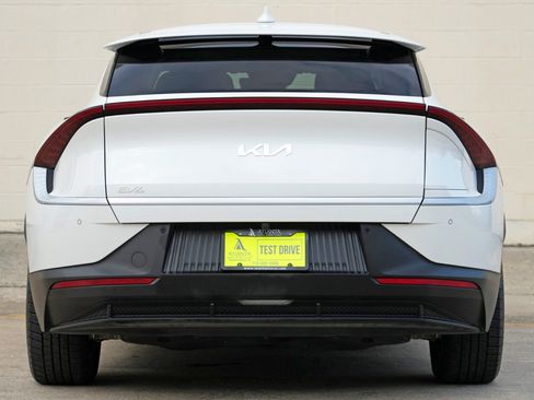 Used 2024 Kia EV6 Light RWD image 10