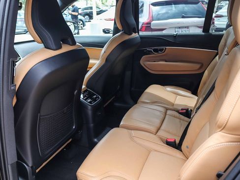 Used 2024 Volvo XC90 T8 Ultimate AWD/4WD image 19