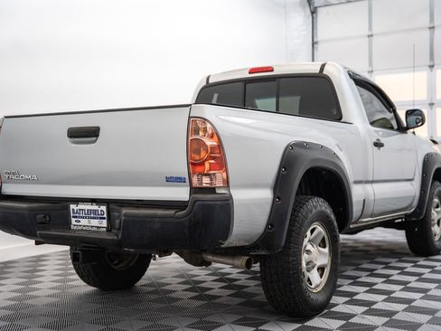 Used 2011 Toyota Tacoma 4x4 Regular Cab image 5