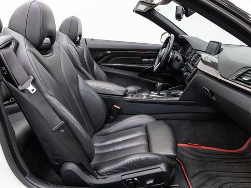 Used 2015 BMW M4 Convertible image 14