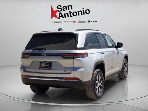 New 2025 Jeep Grand Cherokee Limited RWD image 8