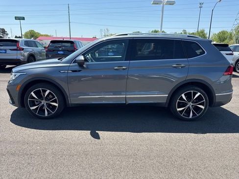 Used 2024 Volkswagen Tiguan SEL R-Line AWD/4WD image 3