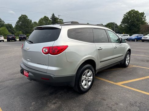Used 2012 Chevrolet Traverse LS FWD image 6