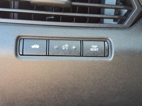 Used 2025 Nissan Altima 2.5 SV image 18