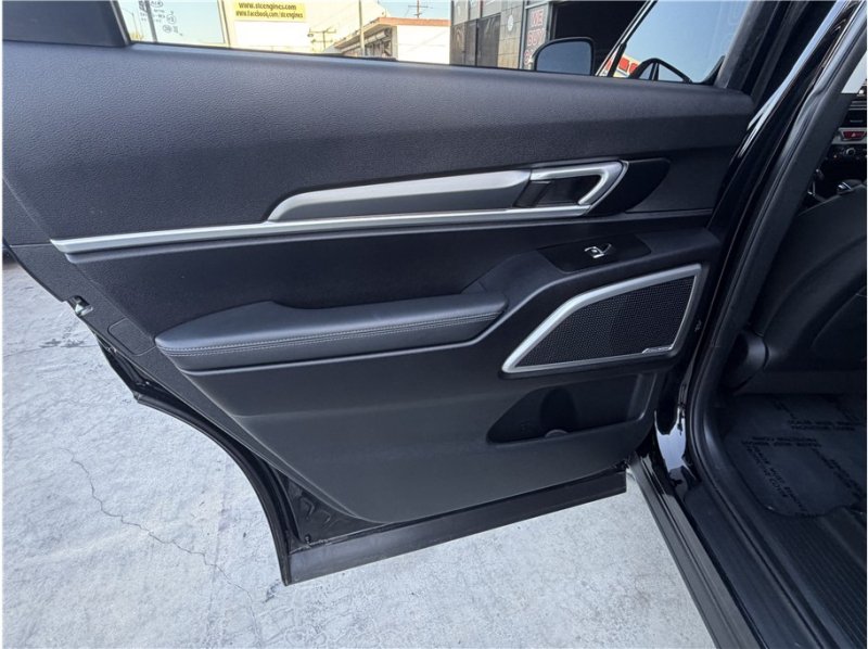 Used 2020 Kia Telluride LX FWD image 17