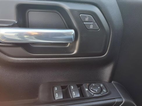 Used 2021 Chevrolet Silverado 1500 Custom Trail Boss w/ LPO, Dark Essentials Package image 13