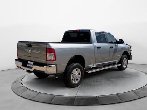 Used 2022 RAM 2500 Big Horn AWD/4WD image 3