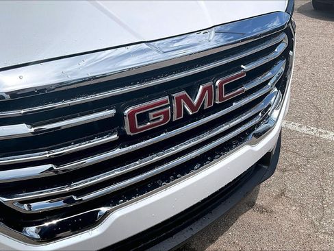 Used 2022 GMC Terrain SLT w/ Infotainment Package II AWD/4WD image 3