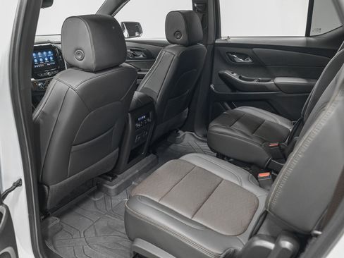 Used 2023 Chevrolet Traverse High Country w/ LPO, Floor Liner Package FWD image 27