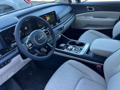 New 2026 Kia Carnival EX image 10