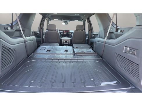 Used 2026 GMC Yukon XL AT4 w/ Premium Trailering Package AWD/4WD image 10
