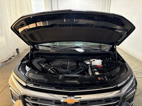 Used 2026 Chevrolet Traverse LT w/ Driver Confidence Package FWD image 8