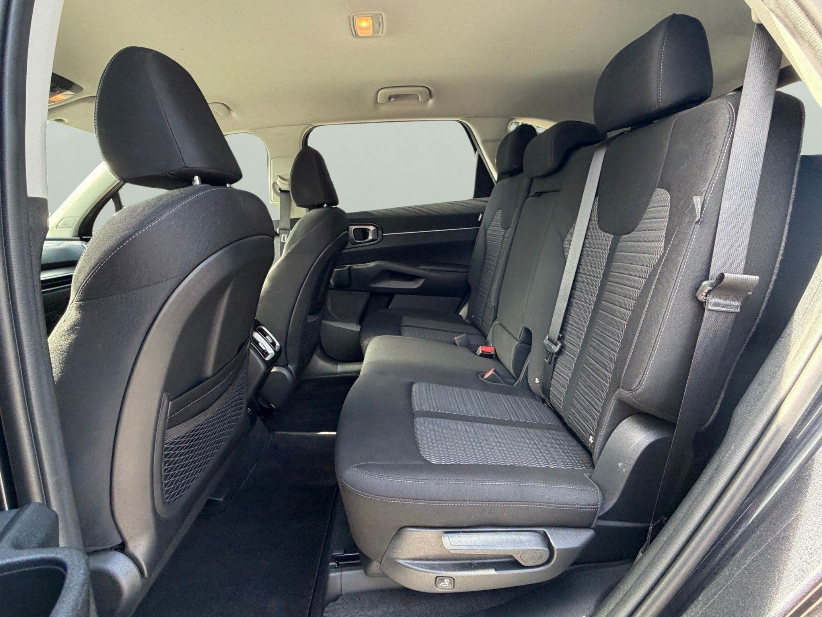 Certified 2026 Kia Sorento LX FWD image 16