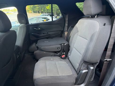 Used 2023 Chevrolet Traverse LT FWD image 13