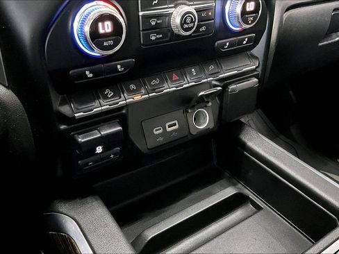 Used 2021 GMC Sierra 1500 Elevation w/ Preferred Package AWD/4WD image 16