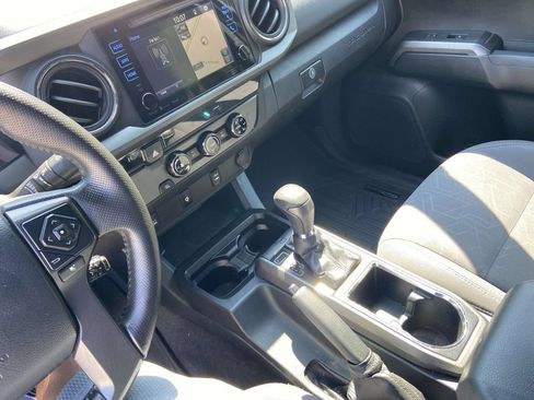 Used 2017 Toyota Tacoma TRD Off-Road w/ Tow Package RWD image 31