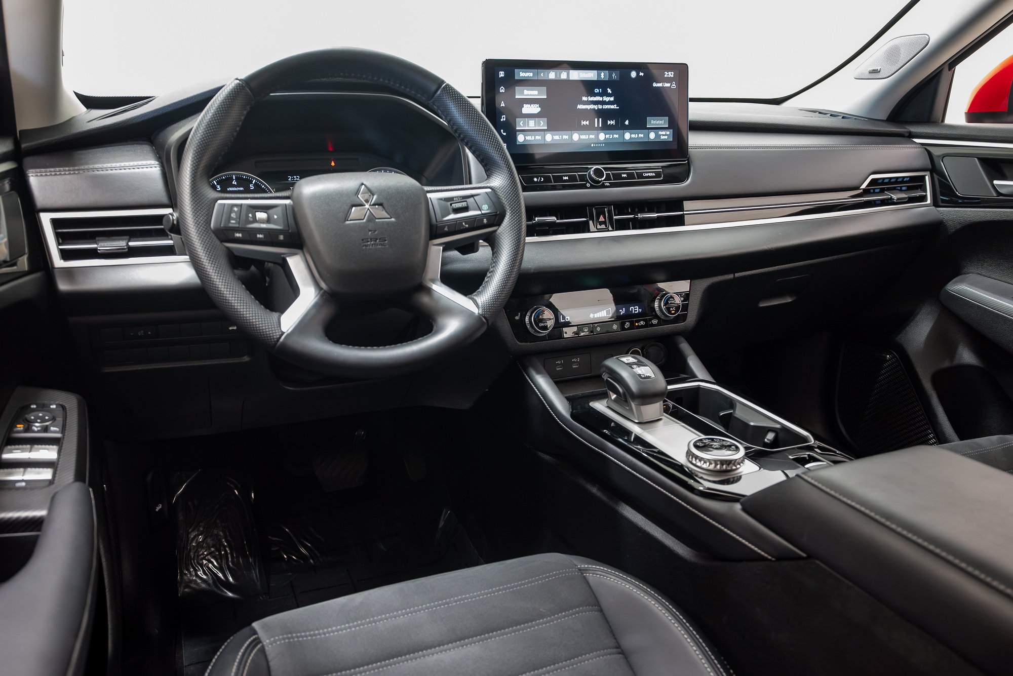 Used 2025 Mitsubishi Outlander SE AWD/4WD image 7