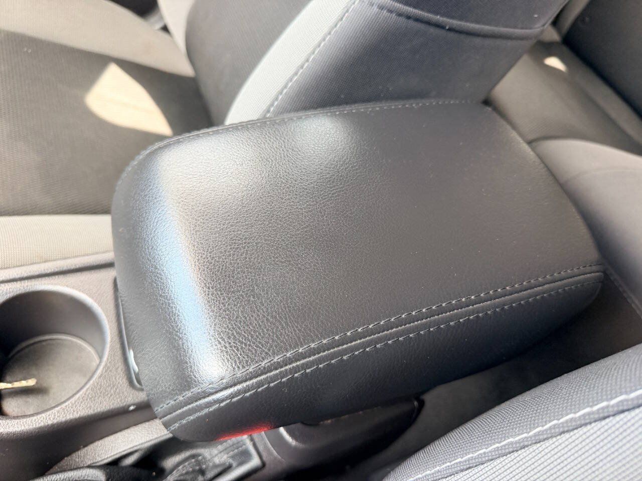 Used 2014 Ford Focus SE FWD image 40