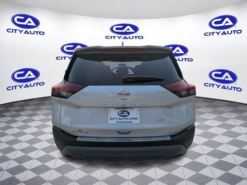 Used 2021 Nissan Rogue SV image 9