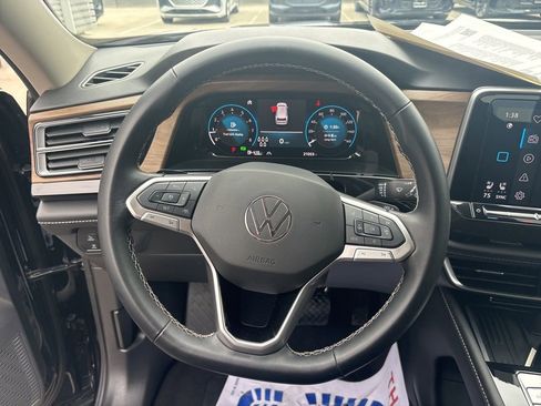 Used 2025 Volkswagen Atlas SE image 20