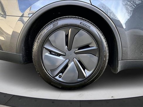 Used 2026 Tesla Model Y AWD image 34