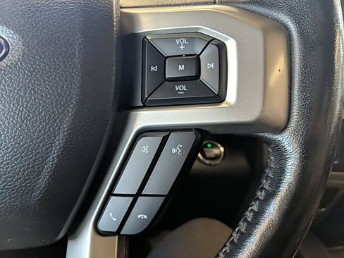 Certified 2022 Ford F350 Lariat w/ Lariat Ultimate Package image 18