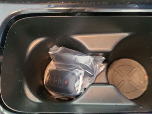 Used 2024 Nissan Kicks SR image 14