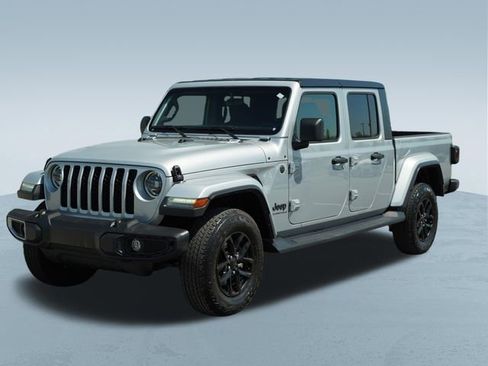 Used 2023 Jeep Gladiator Sport AWD/4WD image 3
