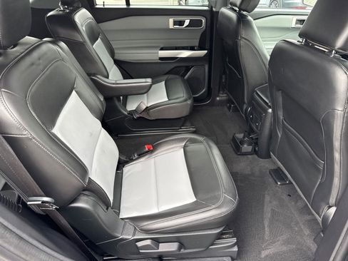 Certified 2022 Ford Explorer XLT w/ Equipment Group 202A image 19