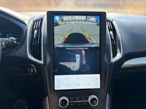 Used 2022 Ford Edge SE w/ Black Appearance Package image 30