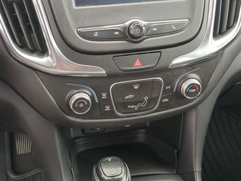 Used 2018 Chevrolet Equinox LT FWD image 17