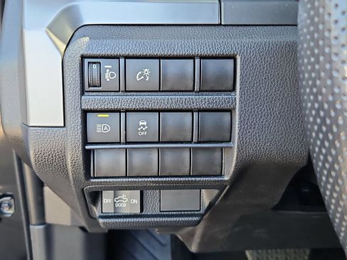 Used 2024 Toyota Tacoma SR5 AWD/4WD image 18