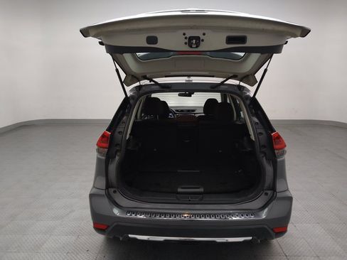 Used 2020 Nissan Rogue S FWD image 29