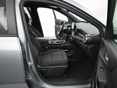 Used 2025 Chevrolet Equinox LT FWD image 13