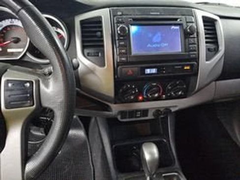 Used 2013 Toyota Tacoma PreRunner w/ SR5 Pkg RWD image 9