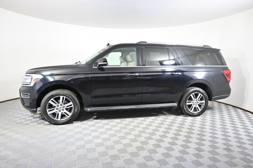 Used 2023 Ford Expedition Max Limited AWD/4WD image 2