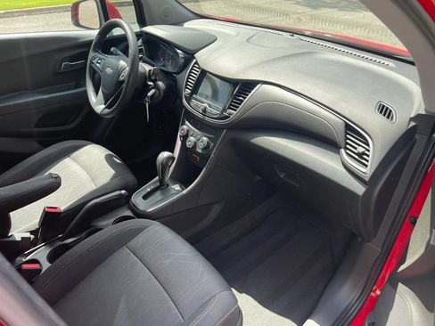 Used 2018 Chevrolet Trax LT FWD image 14