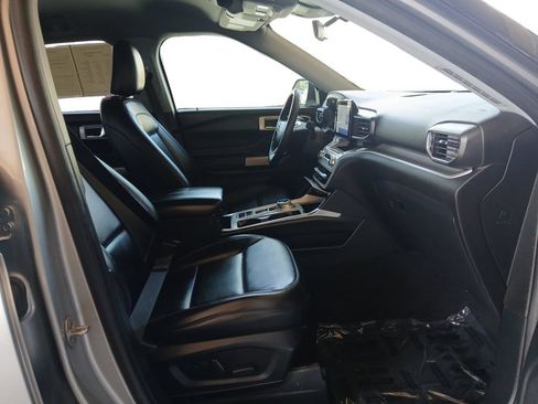 Used 2022 Ford Explorer XLT w/ Equipment Group 202A RWD image 15