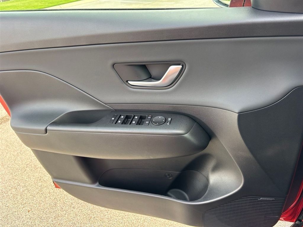 New 2026 Hyundai Kona Limited FWD image 11