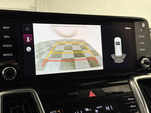 Used 2023 Kia Sorento SX image 28