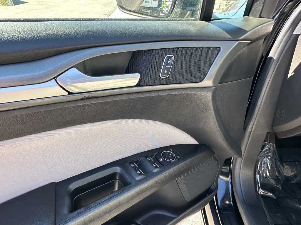 Used 2016 Ford Fusion S FWD image 23