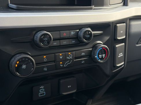 New 2026 Ford F250 XL w/ XL Chrome Package image 31